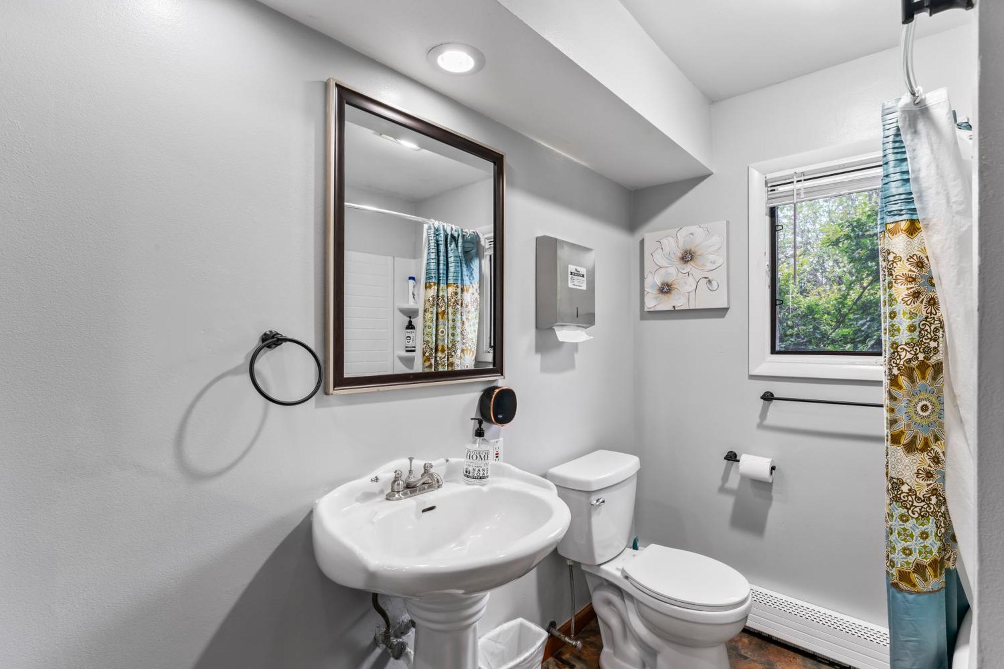 King Suite On 16Th Ave أنكوراج المظهر الخارجي الصورة